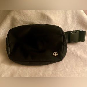 Lululemon Athletica 1L Everywhere Belt Bag NWOT